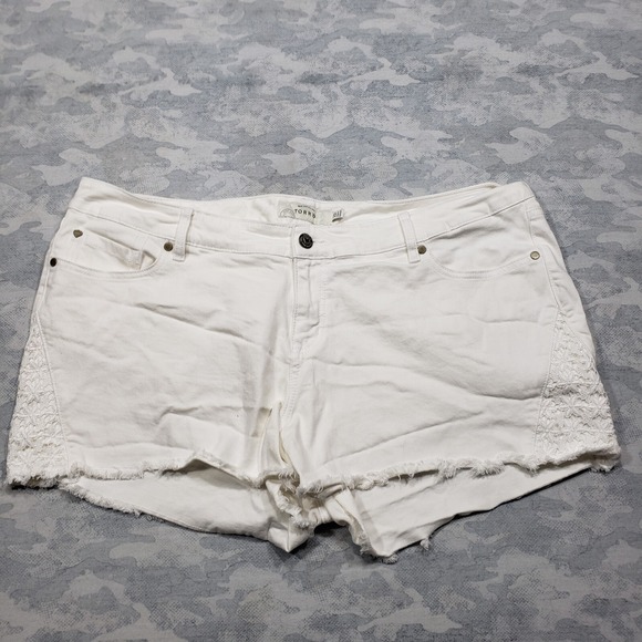 torrid Pants - Torrid Shorts Womens 22 White Lace Trim High Rise Stretch Raw Hem